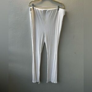 White stretch pants
